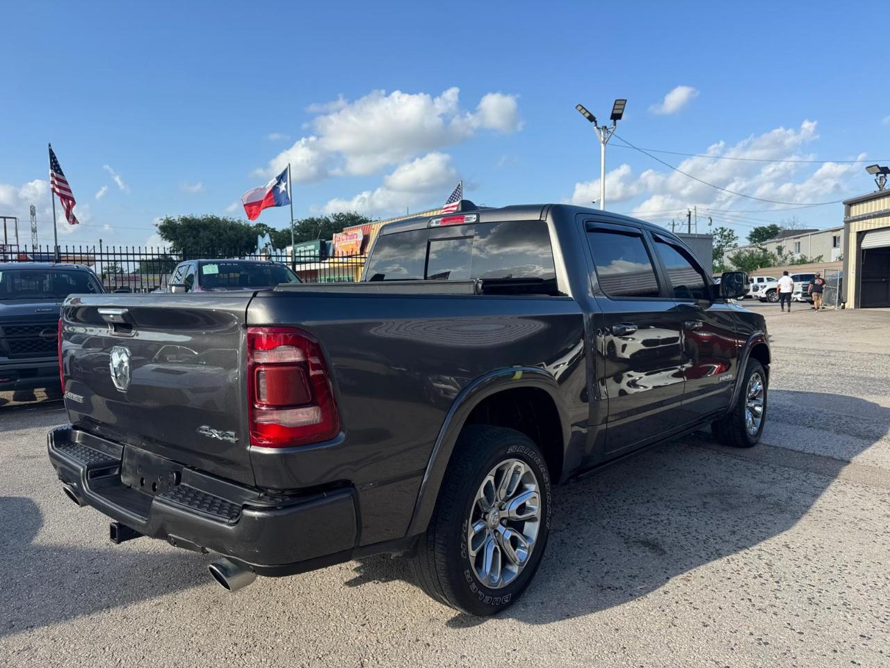 RAM 1500 Laramie Crew Cab SWB 4WD 2022