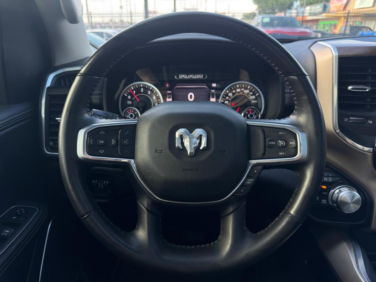 RAM 1500 Laramie Crew Cab SWB 4WD 2022