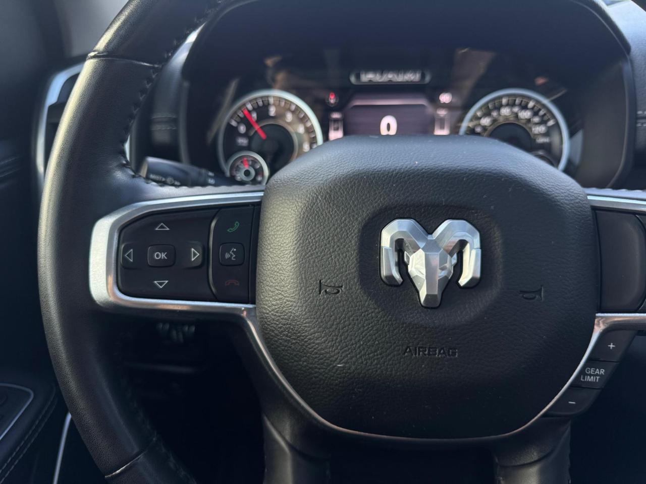 RAM 1500 Big Horn Crew Cab SWB 4WD 2022