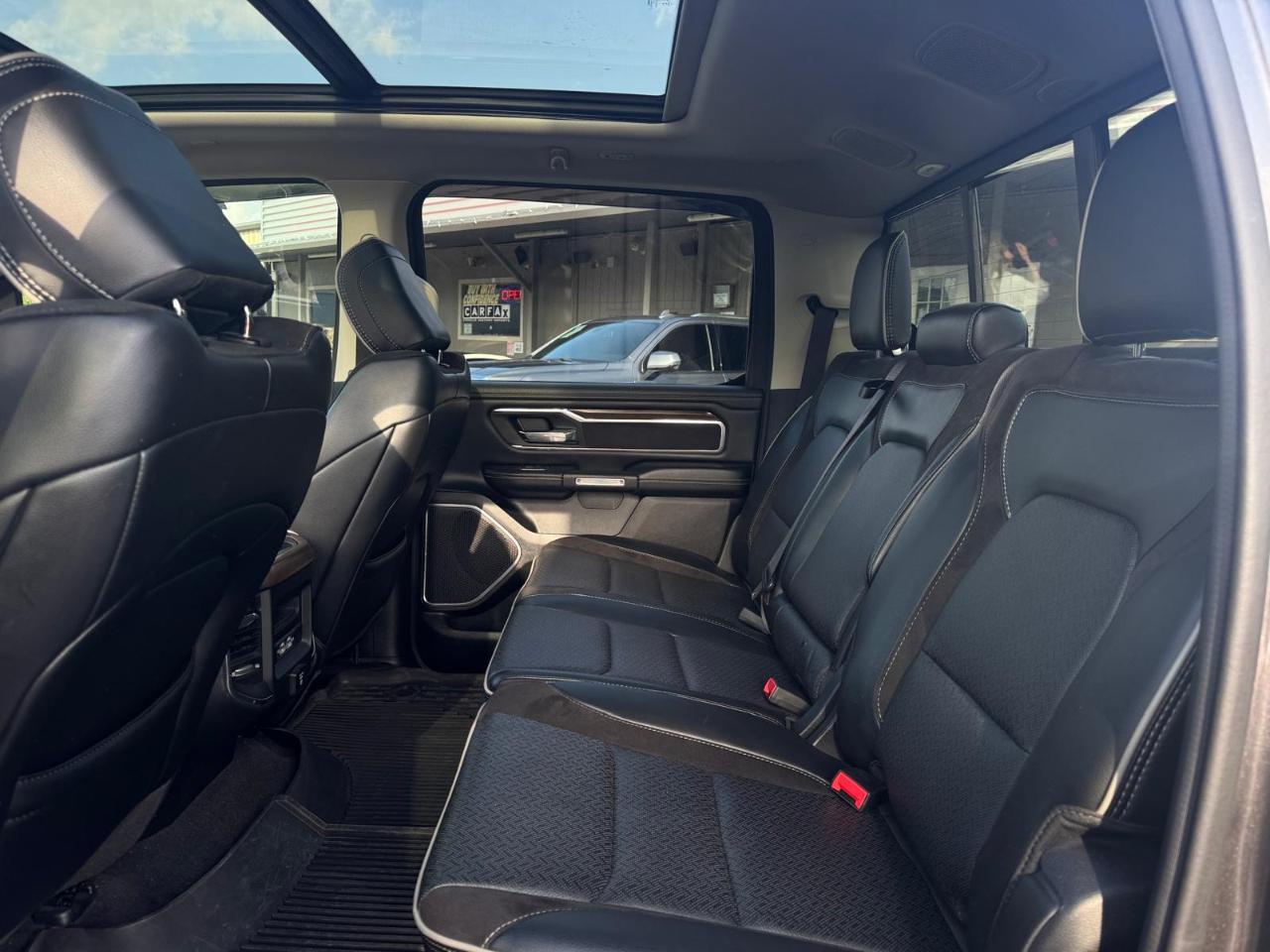 RAM 1500 Big Horn Crew Cab SWB 4WD 2022