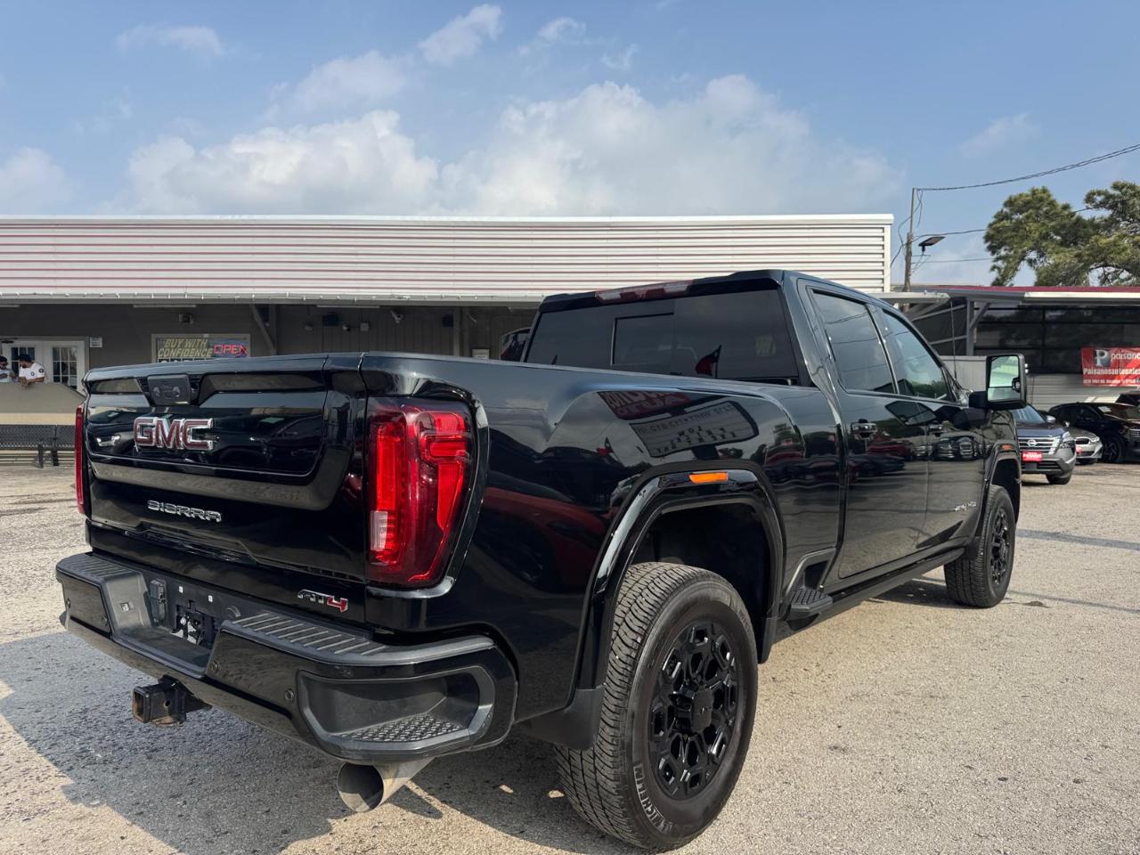 GMC Sierra 2500HD AT4 Crew Cab 4WD 2022