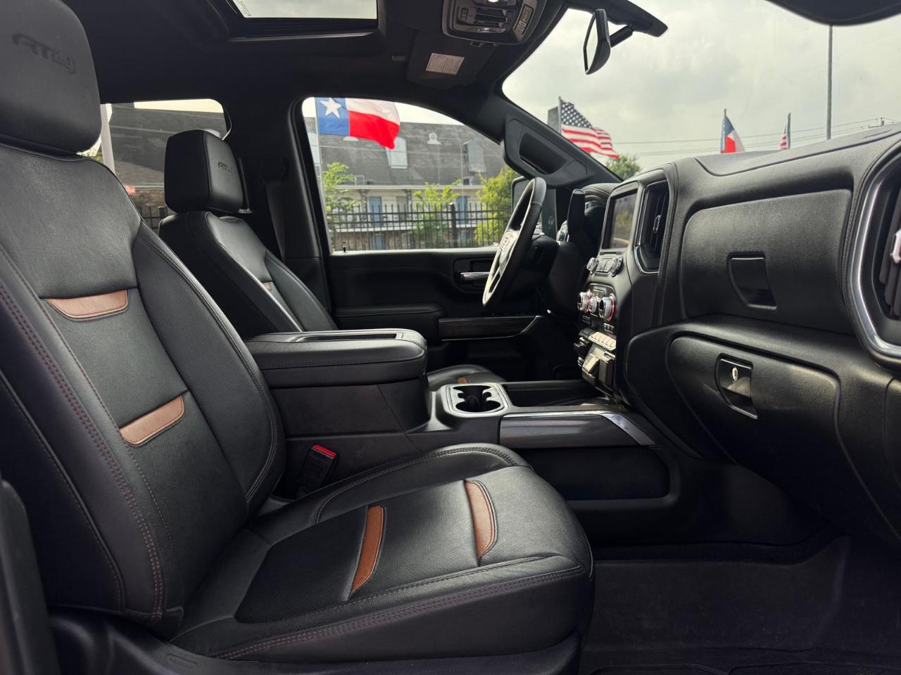 GMC Sierra 2500HD AT4 Crew Cab 4WD 2022