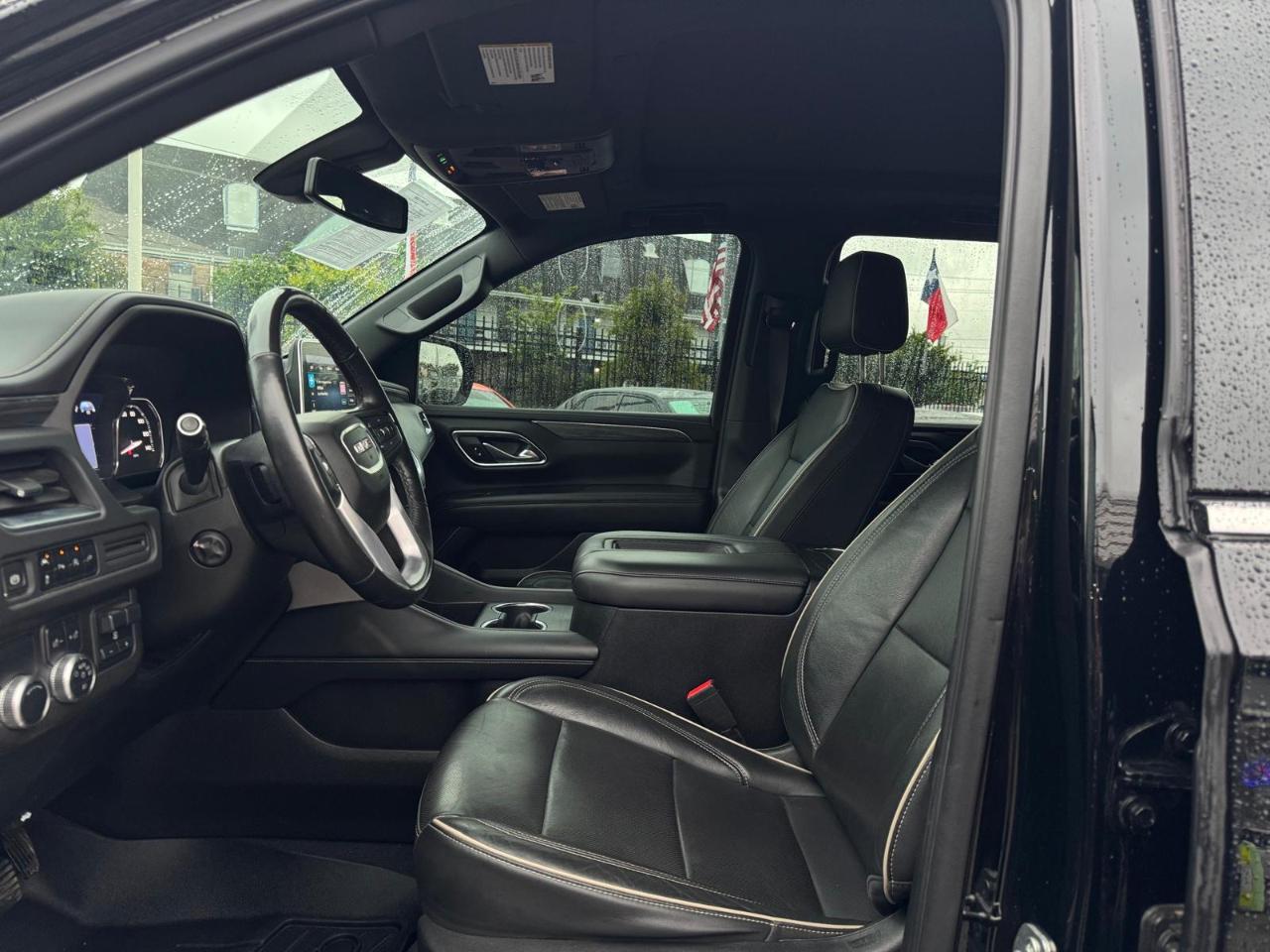 GMC Yukon SLT 2WD 2021