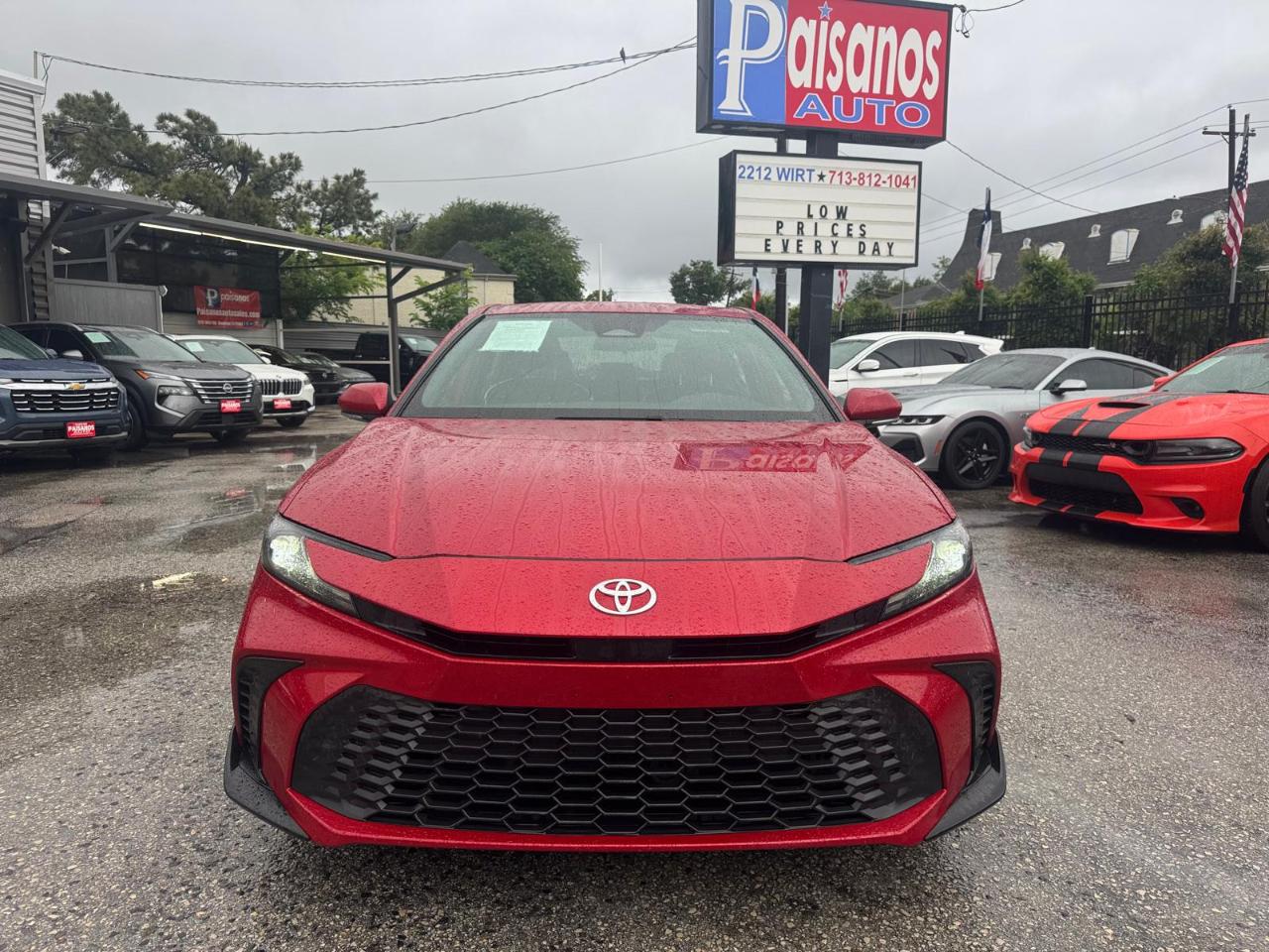 Toyota Camry Hybrid XLE 2025