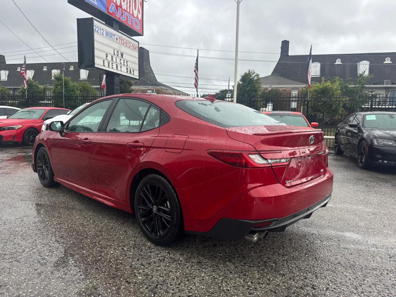 Toyota Camry Hybrid XLE 2025