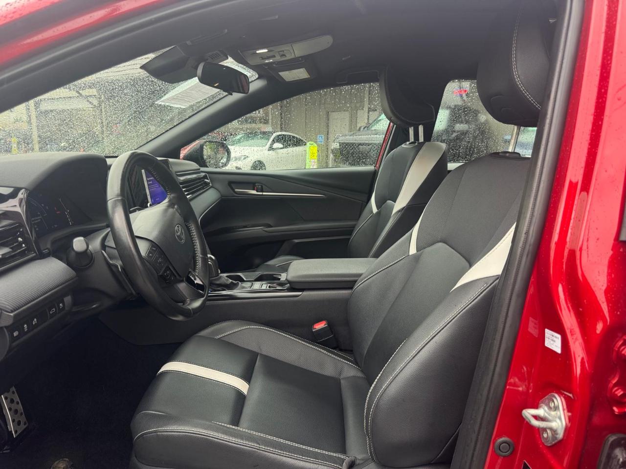 Toyota Camry Hybrid XLE 2025