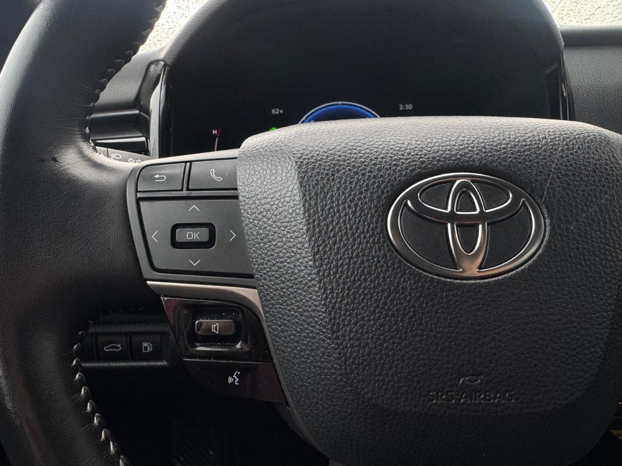 Toyota Camry Hybrid XLE 2025