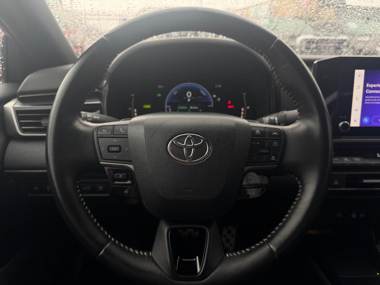Toyota Camry Hybrid XLE 2025