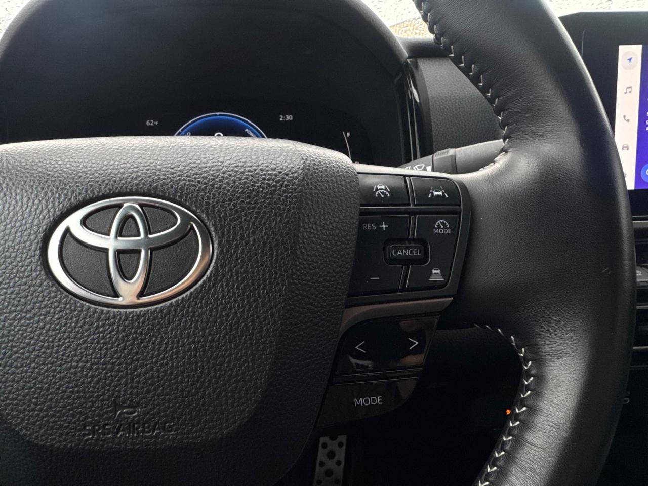 Toyota Camry Hybrid XLE 2025