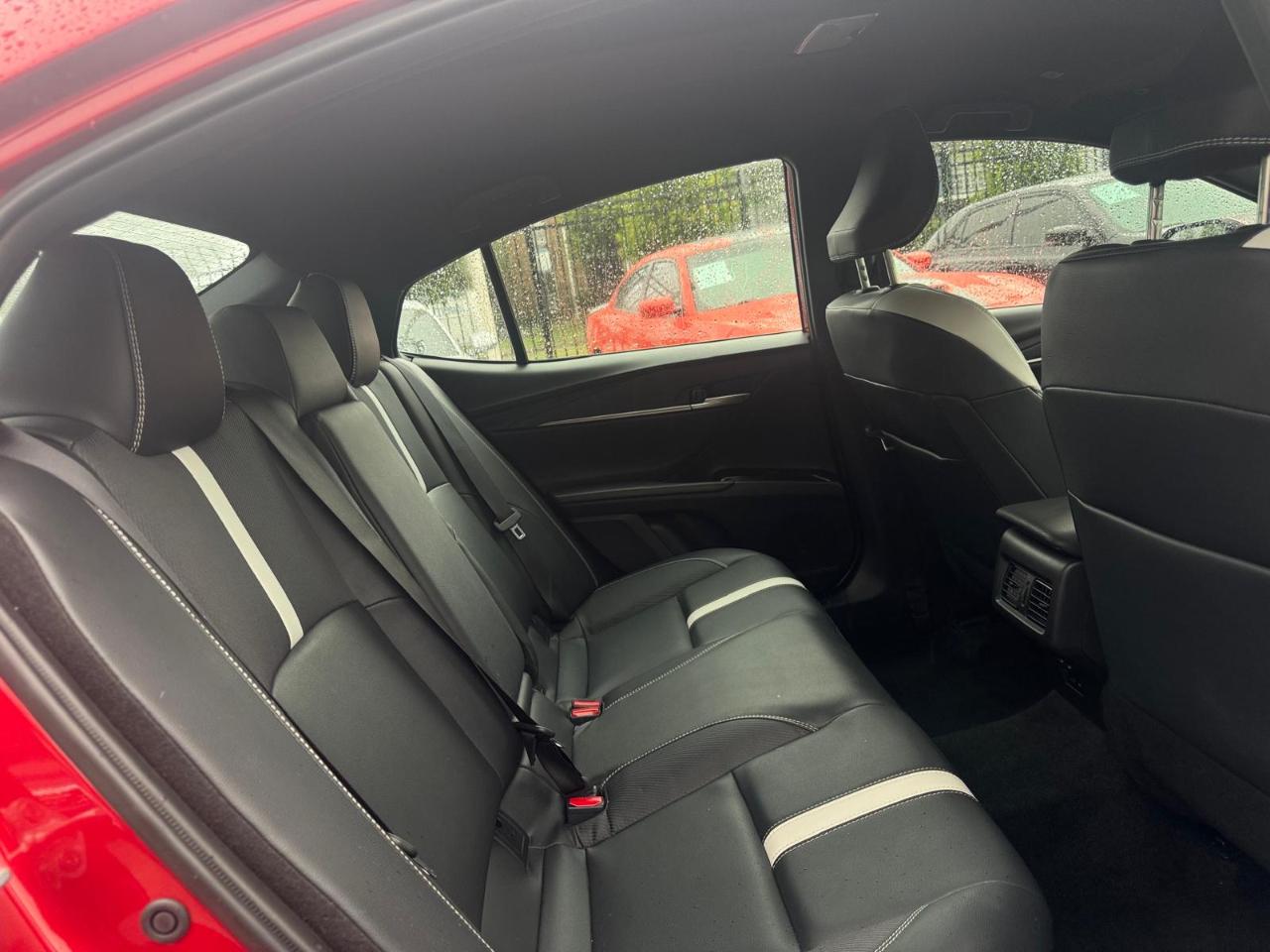 Toyota Camry Hybrid XLE 2025