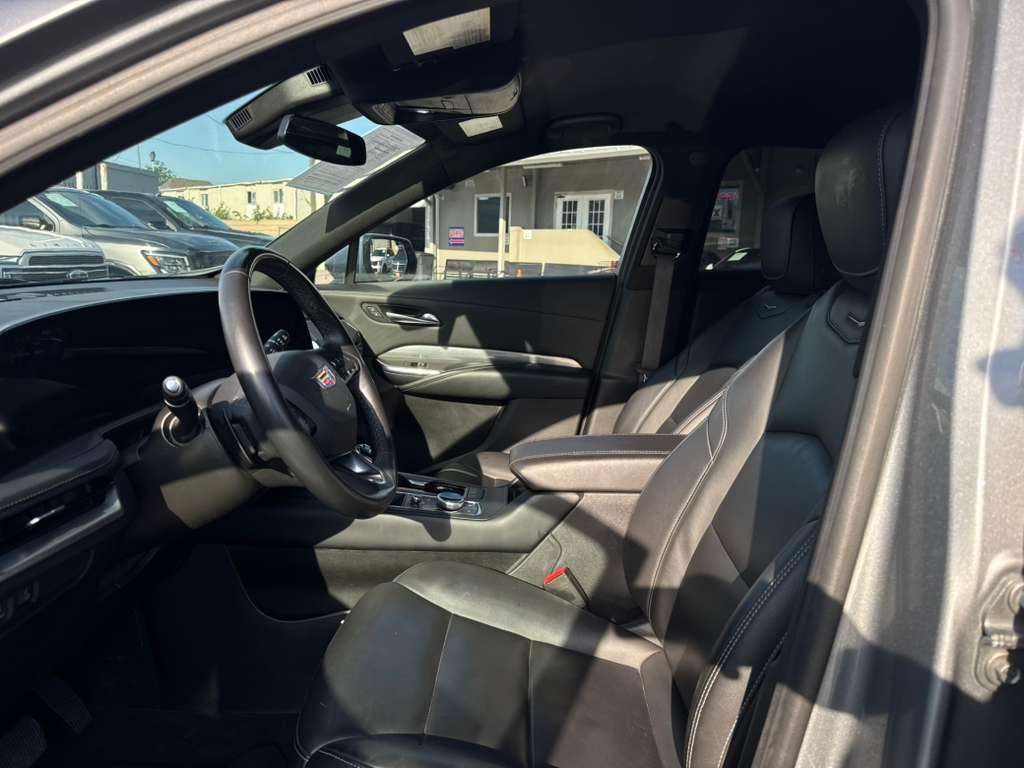 Cadillac XT4 Premium Luxury AWD 2024