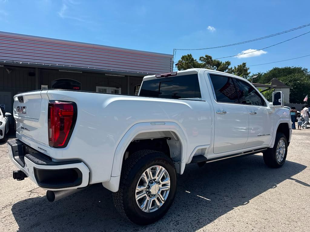 GMC Sierra 2500HD Denali Crew Cab 4WD SB 2022