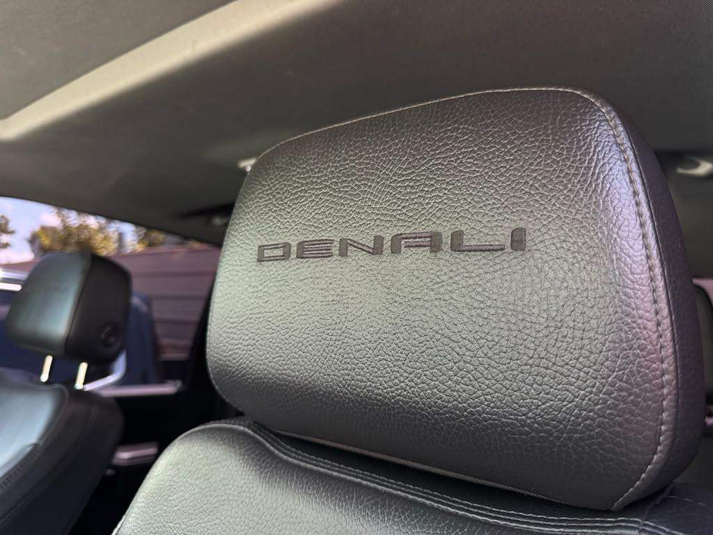 GMC Sierra 2500HD Denali Crew Cab 4WD SB 2022
