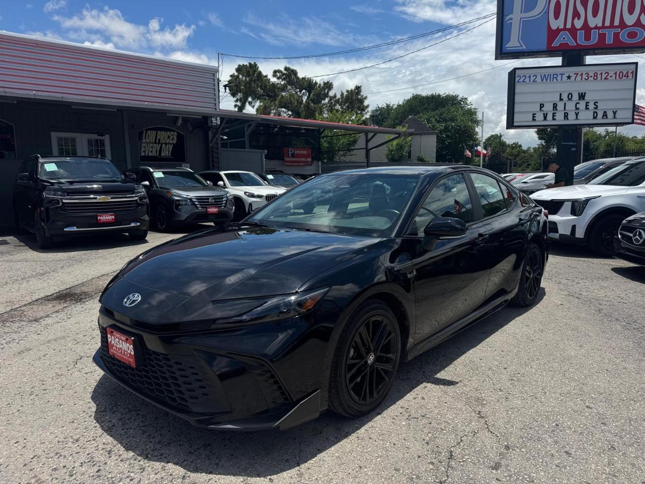 Toyota Camry Hybrid XLE 2025