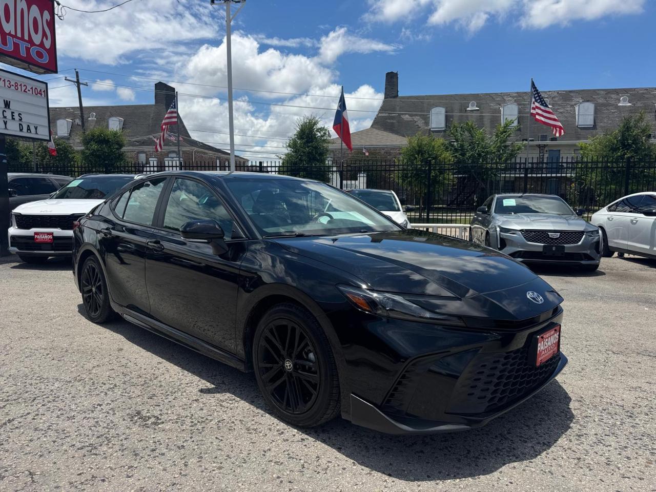 Toyota Camry Hybrid XLE 2025