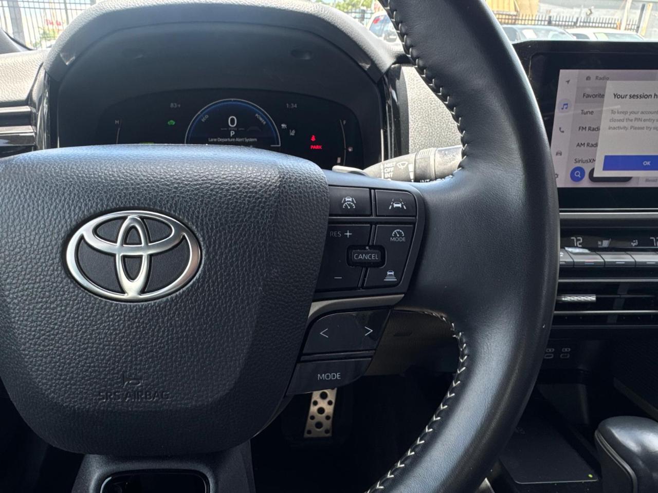 Toyota Camry Hybrid XLE 2025