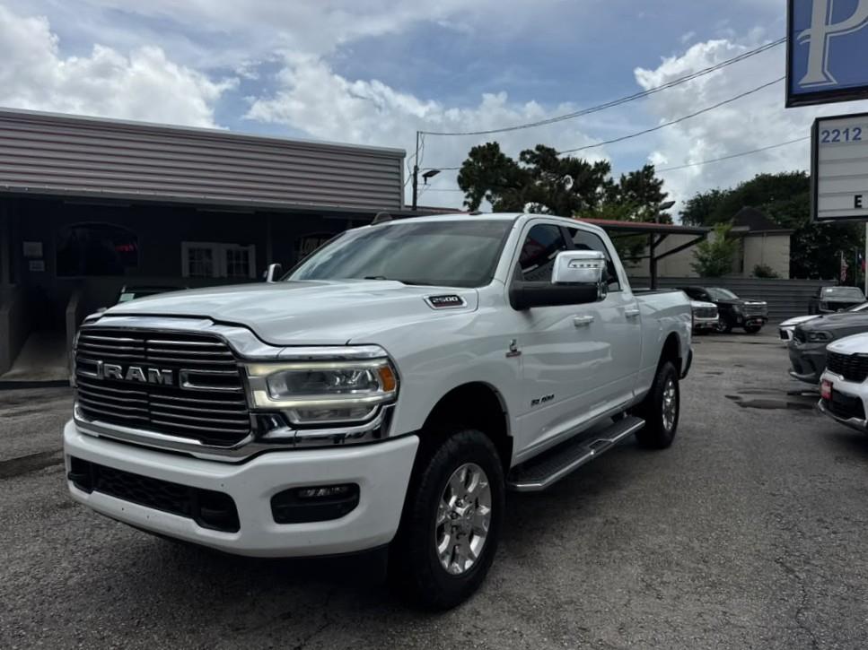 RAM 2500 Laramie Crew Cab SWB 4WD 2024