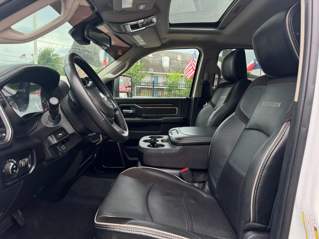 RAM 2500 Laramie Crew Cab SWB 4WD 2024