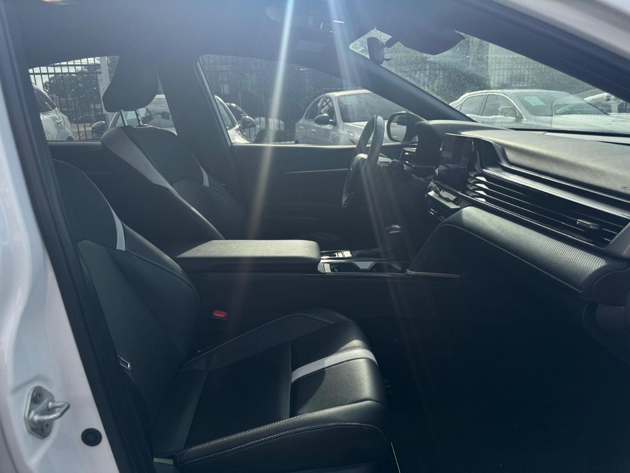 Toyota Camry Hybrid XLE 2025