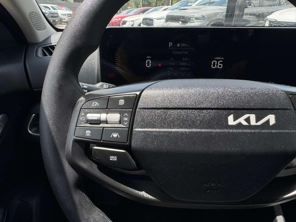 Kia K4 LX 2025