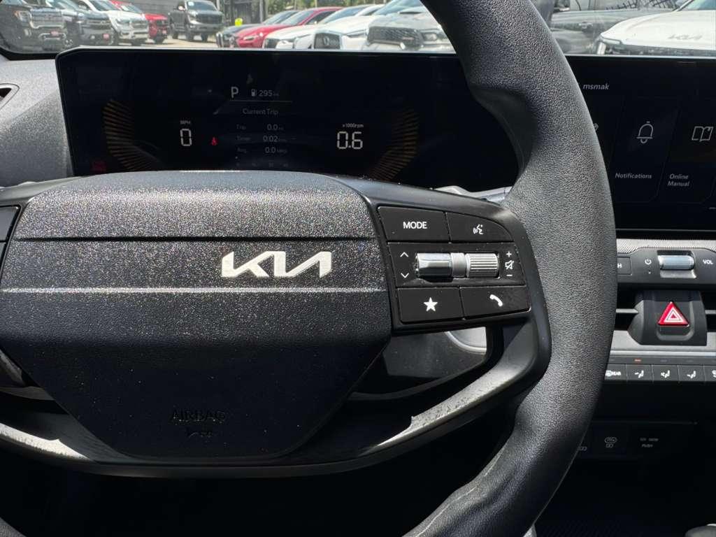 Kia K4 LX 2025