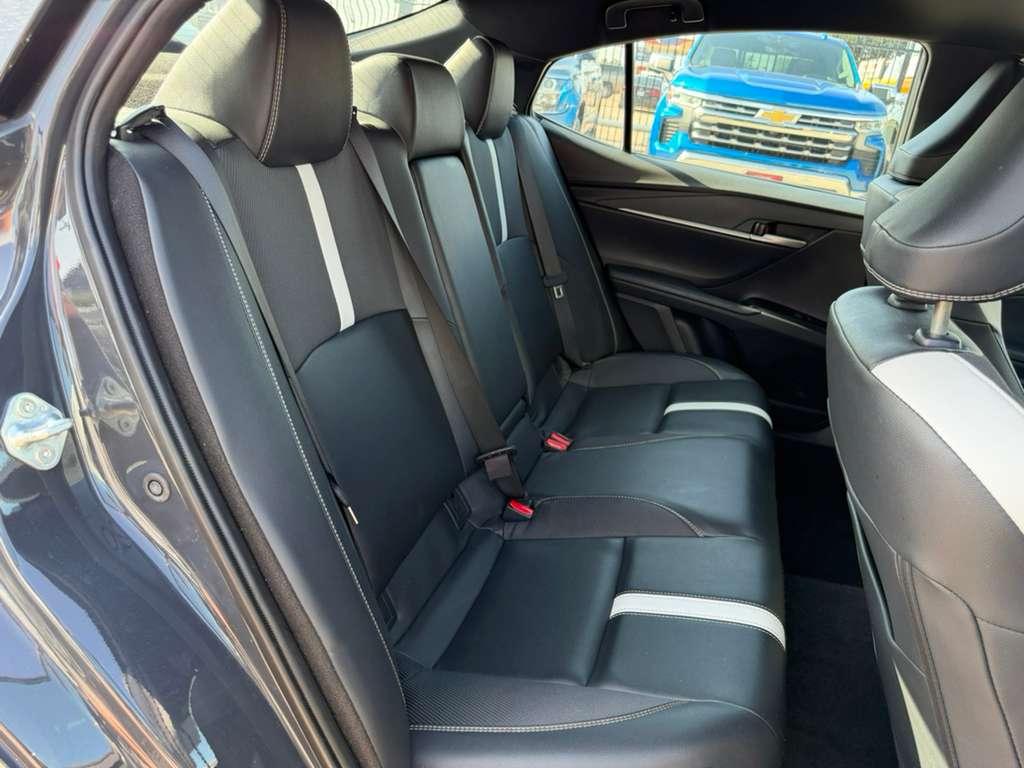Toyota Camry Hybrid XLE 2025