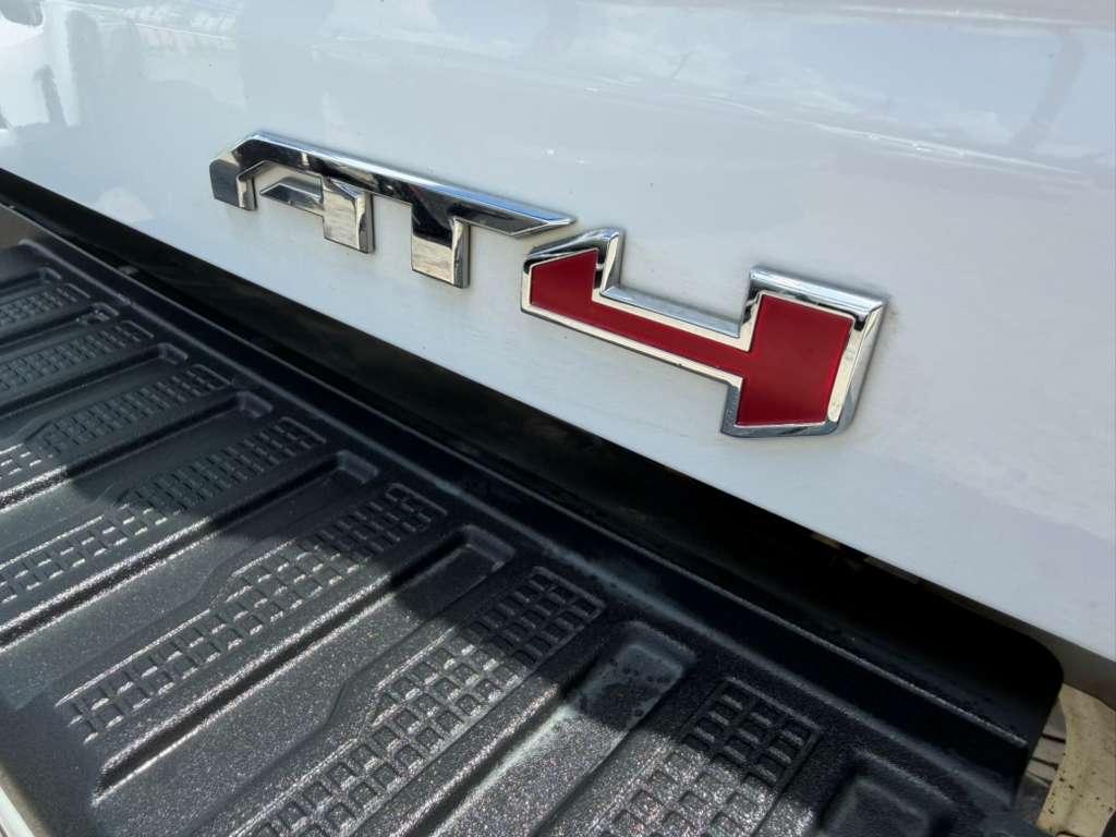 GMC Sierra 2500HD AT4 Crew Cab 4WD 2022