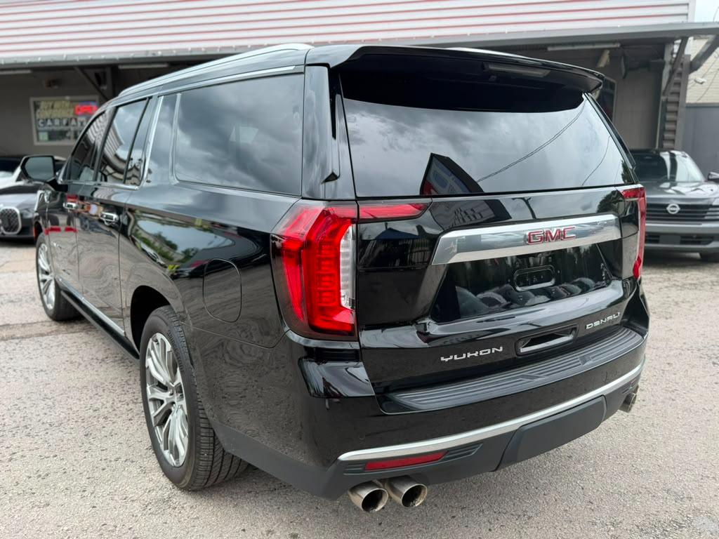 GMC Yukon XL Denali 4WD 2021