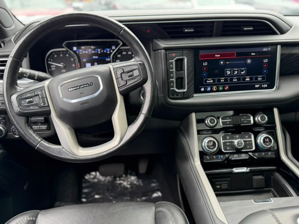 GMC Yukon XL Denali 4WD 2021