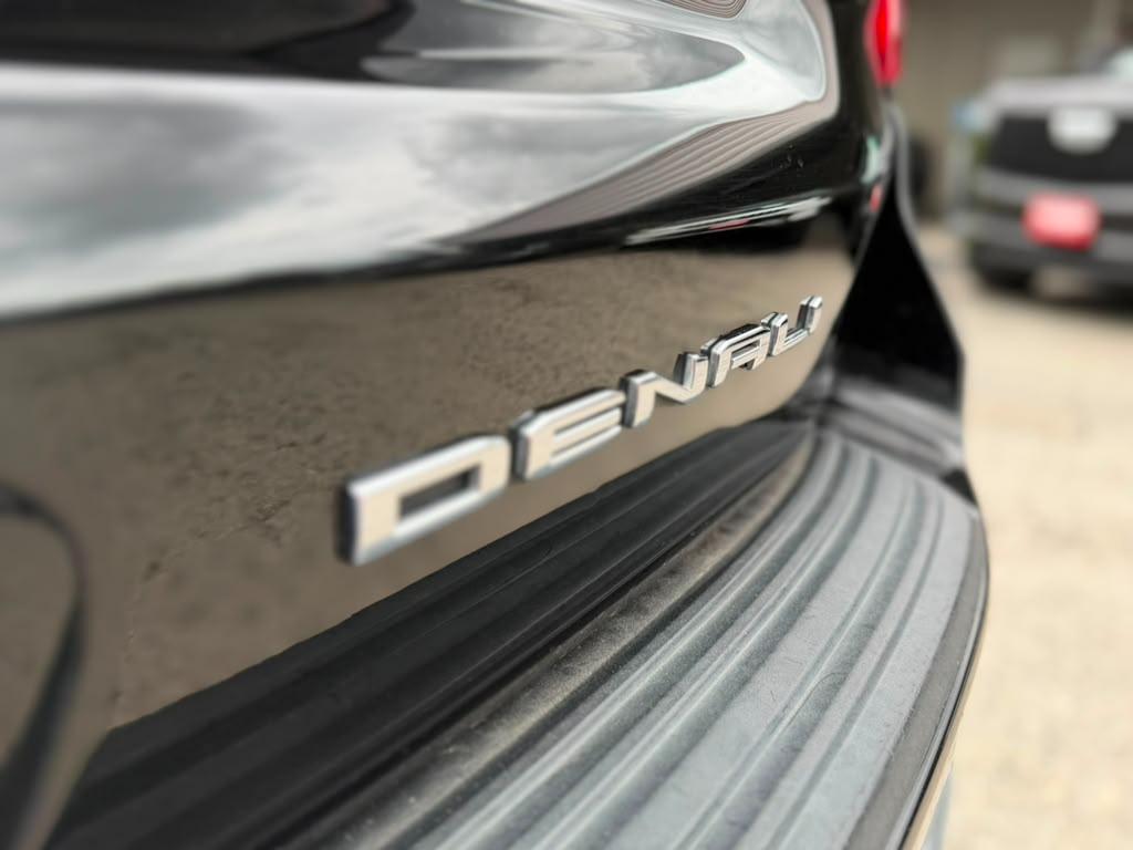 GMC Yukon XL Denali 4WD 2021