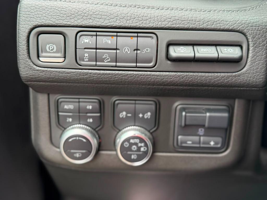 GMC Yukon XL Denali 4WD 2021