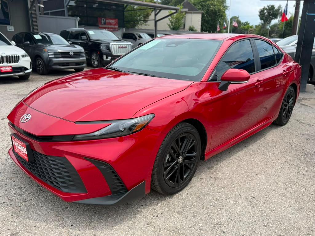Toyota Camry Hybrid SE 2025
