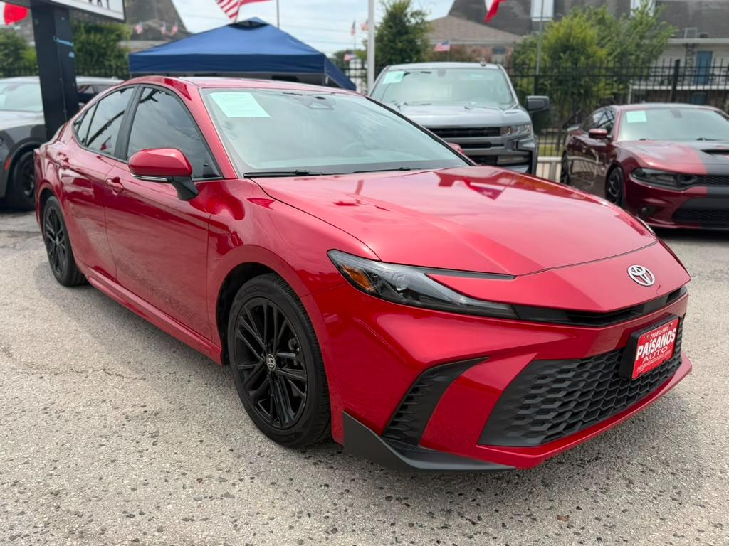 Toyota Camry Hybrid SE 2025