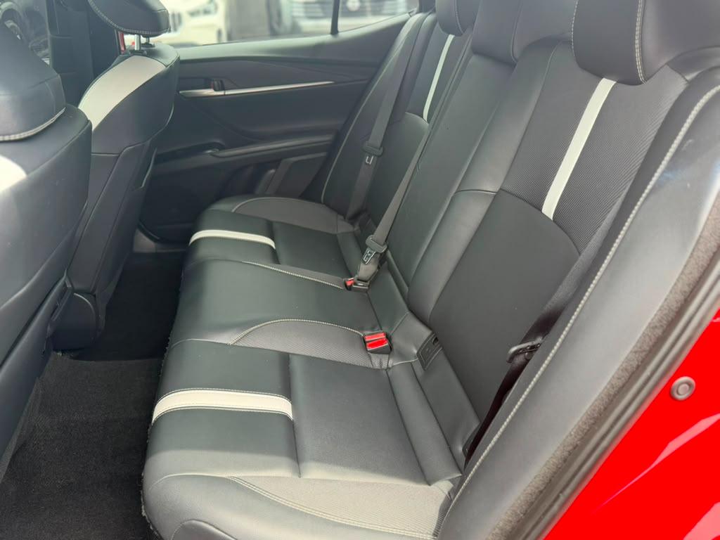 Toyota Camry Hybrid SE 2025