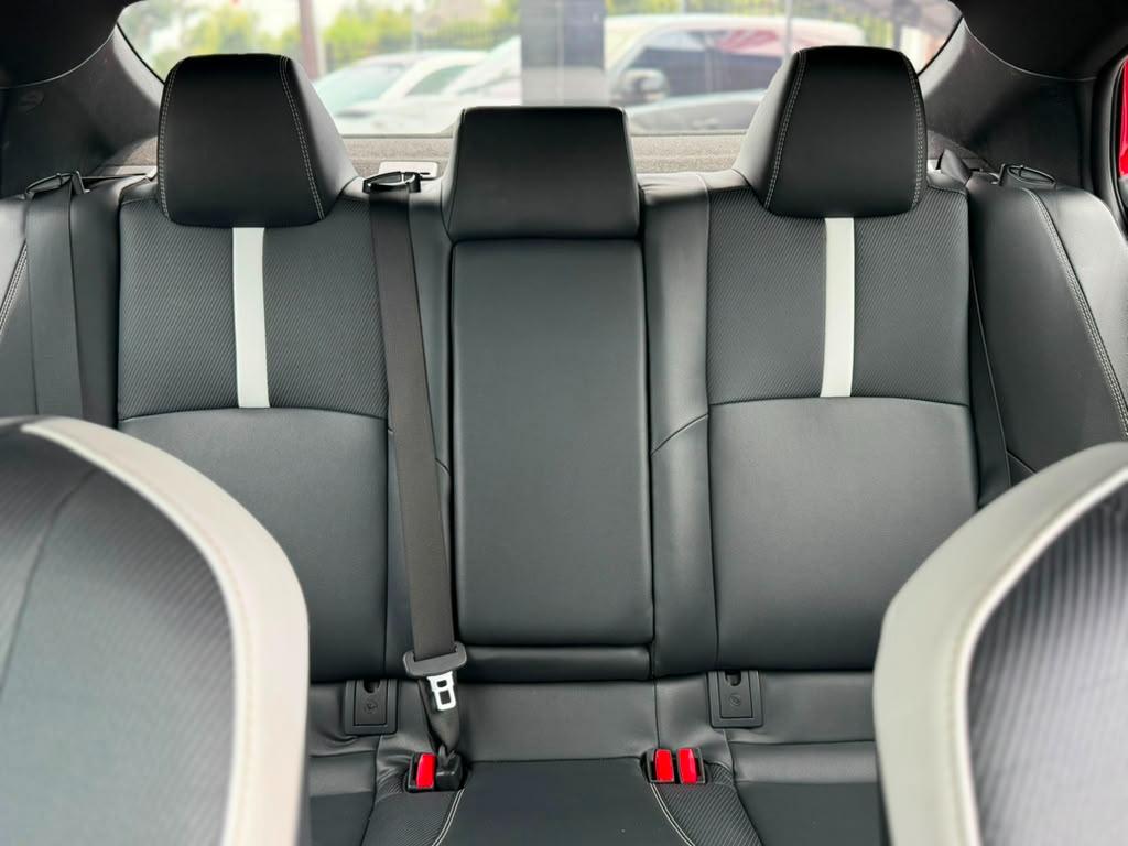 Toyota Camry Hybrid SE 2025