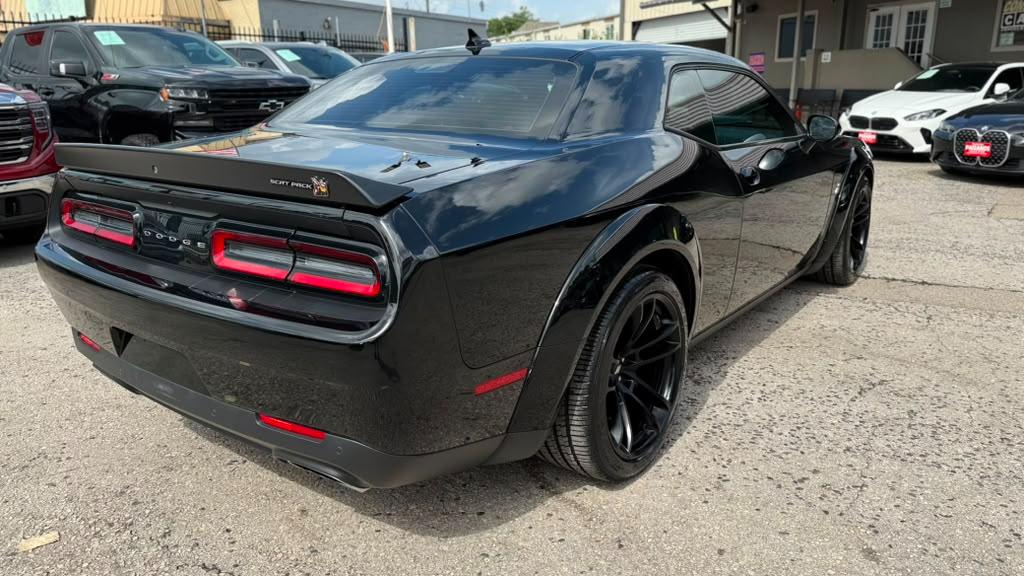 Dodge Challenger  2021