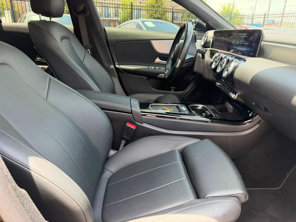 Mercedes-Benz CLA-Class CLA250 4MATIC 2025