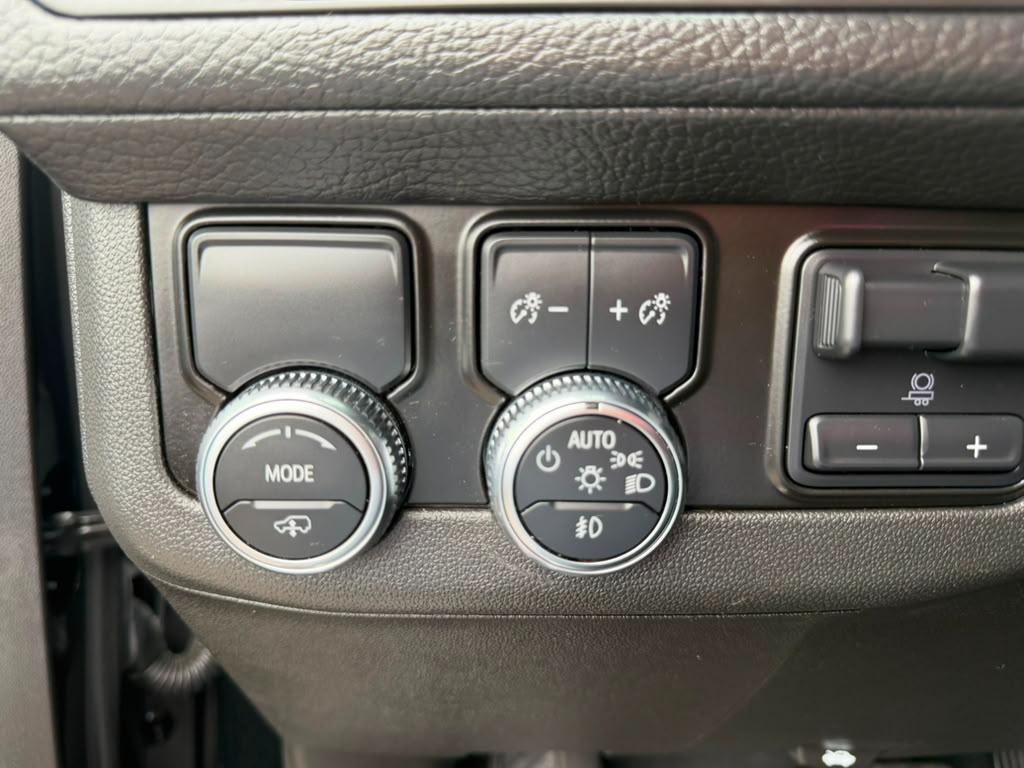GMC Yukon Denali 2WD 2023