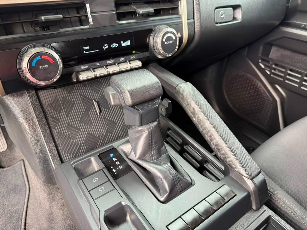 Toyota Tacoma SR Double Cab 2WD 2024