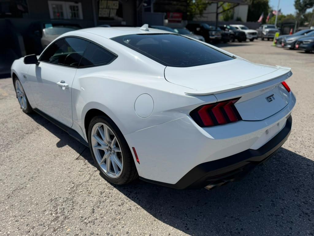 Ford Mustang GT Premium Coupe 2024