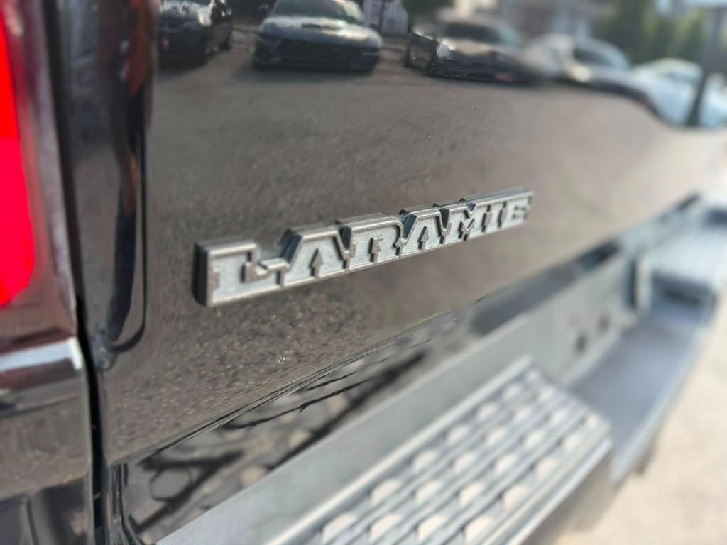 RAM 1500 Laramie Crew Cab SWB 4WD 2022
