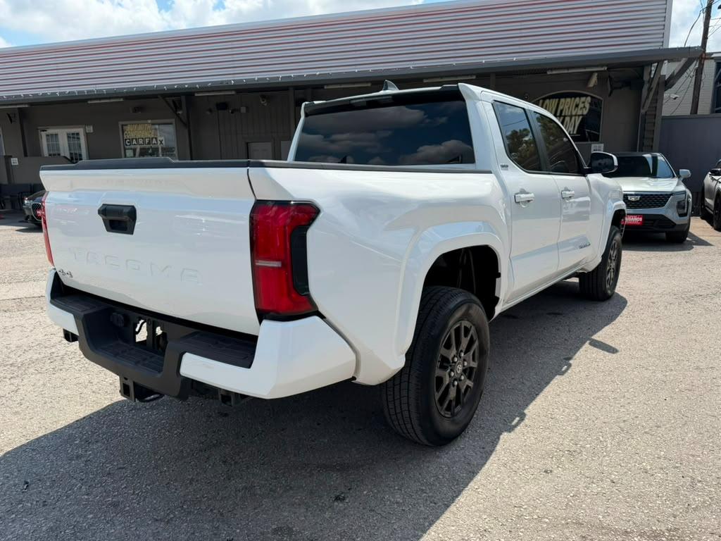 Toyota Tacoma SR5 2025