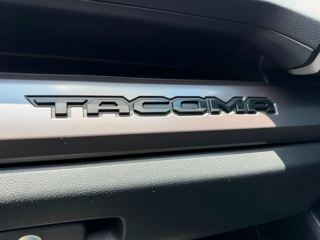 Toyota Tacoma SR5 2025
