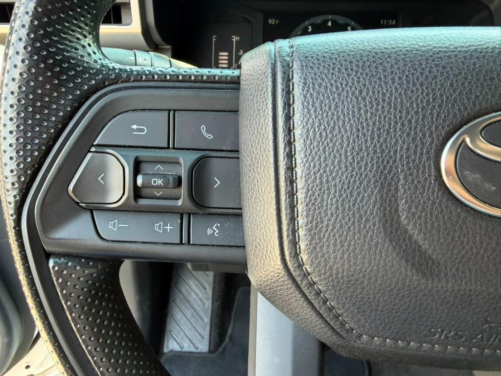 Toyota Tacoma SR5 2025