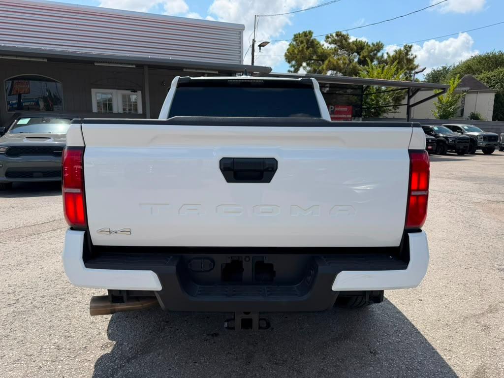 Toyota Tacoma SR5 2025