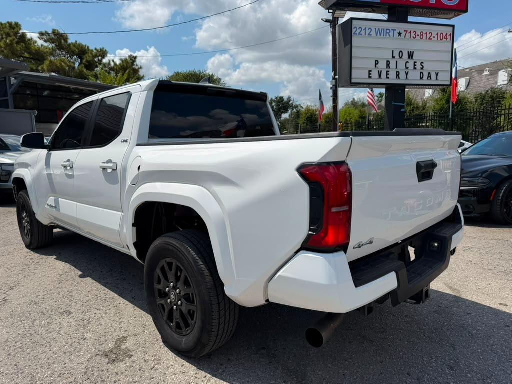 Toyota Tacoma SR5 2025