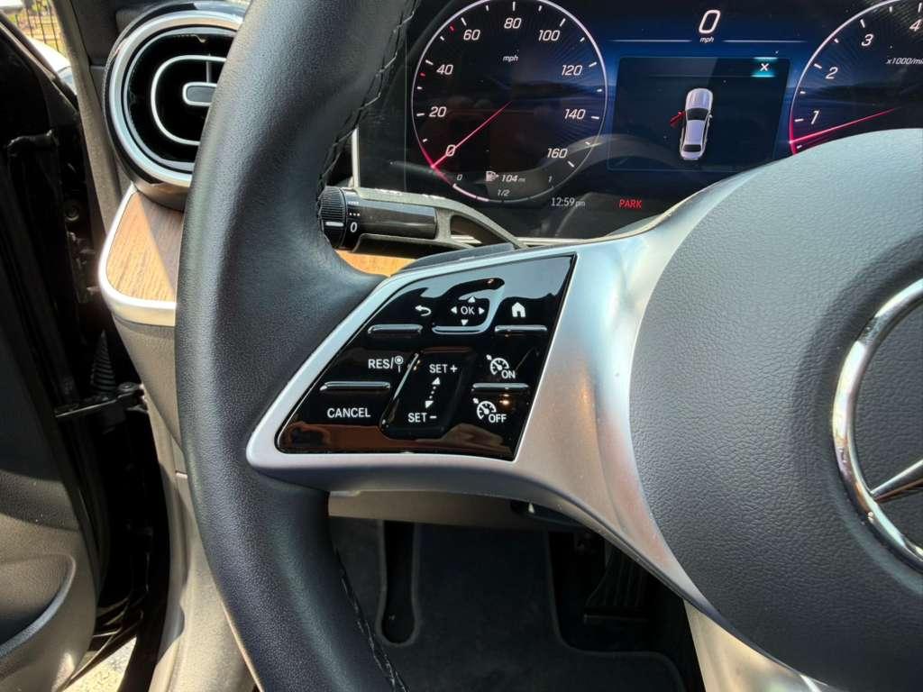 Mercedes-Benz C-Class C300 4MATIC Sedan 2025