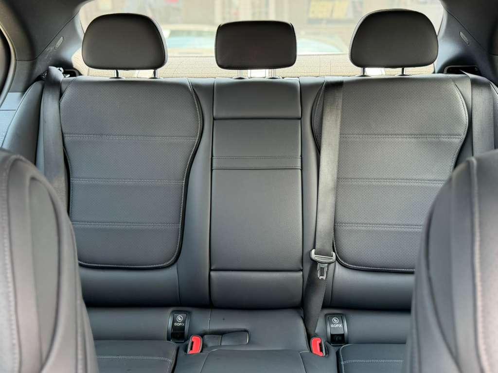 Mercedes-Benz C-Class C300 4MATIC Sedan 2025