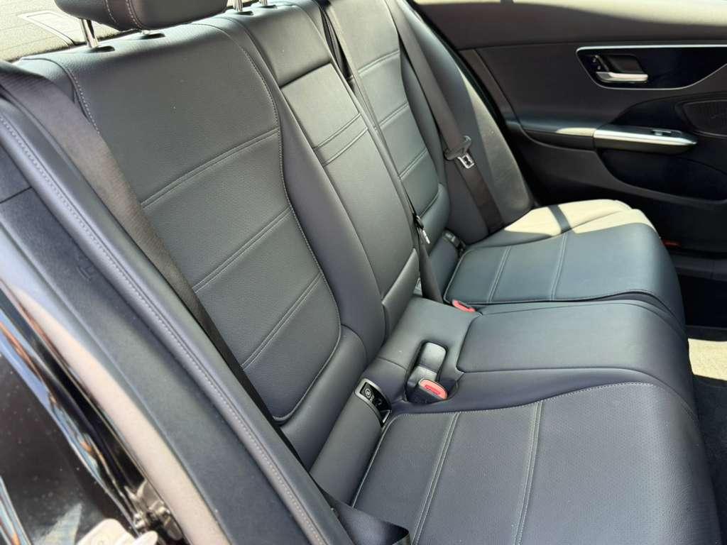 Mercedes-Benz C-Class C300 4MATIC Sedan 2025
