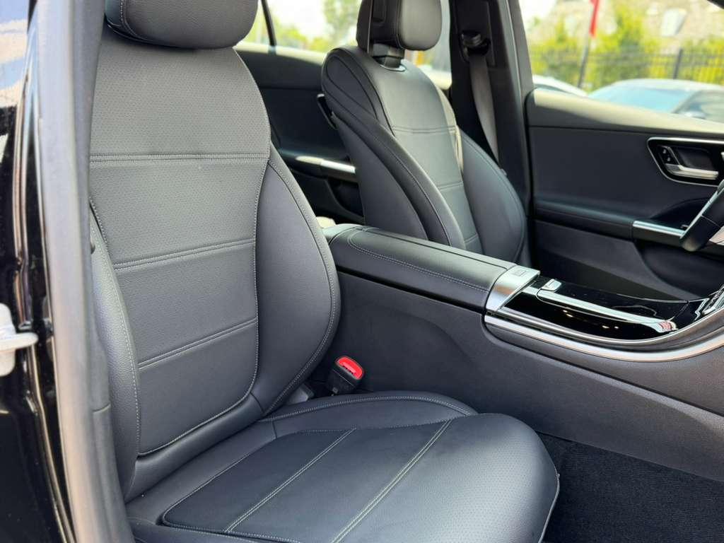 Mercedes-Benz C-Class C300 4MATIC Sedan 2025